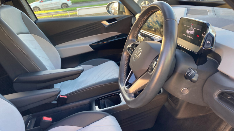 Volkswagen ID.3 150kW Family Pro Performance 58kWh 5dr Auto Electric Hatchback